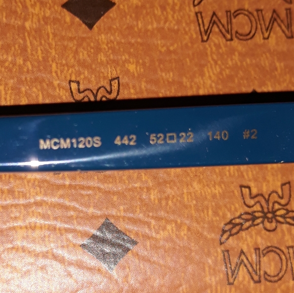 (New) MCM Sunglasses - Picture 5 of 5